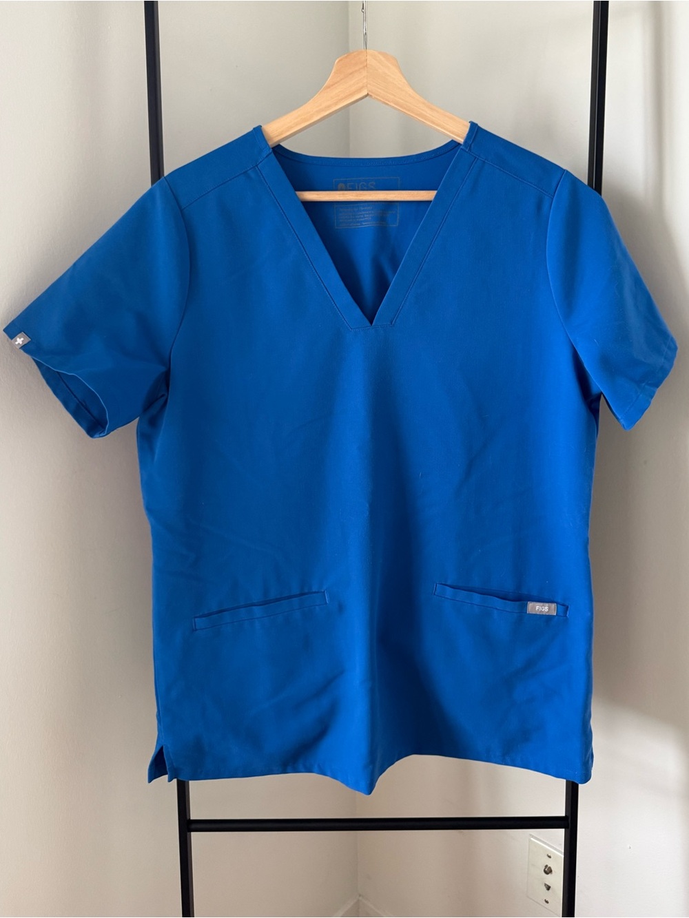 FIGS Royal Blue V-Neck Medical Scrub Top, size M